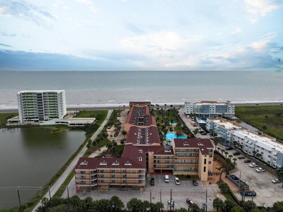 Baca Beach Escape I - 3 Pools - Pet Friendly Galveston Eksteriør billede